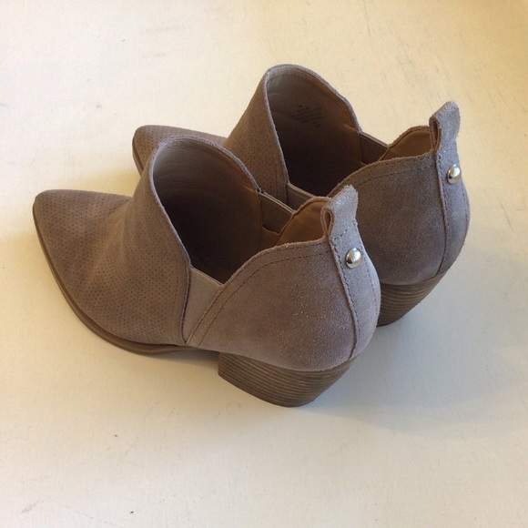 Marc Fisher Dalaran Bootie Size 8 - Picture 6 of 7